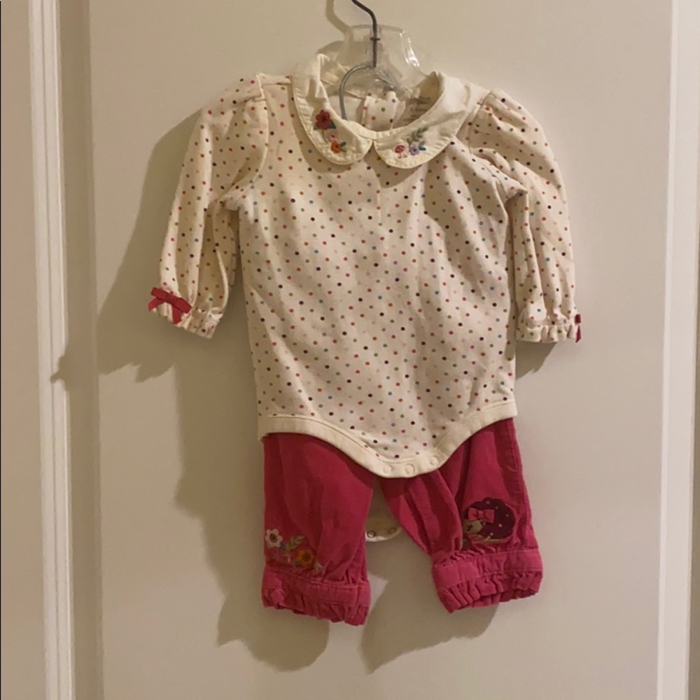 Adorable 2 piece long sleeve onesie and pants set